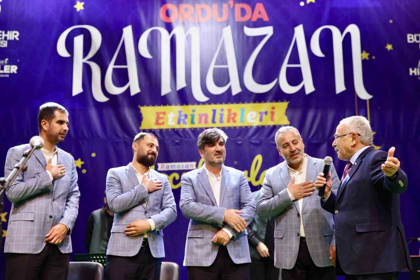 Ordu&rsquo;da duygu dolu gece: Adıyamanlı Grup Ravza&rsquo;dan Ordu&rsquo;ya minnet mesajı
