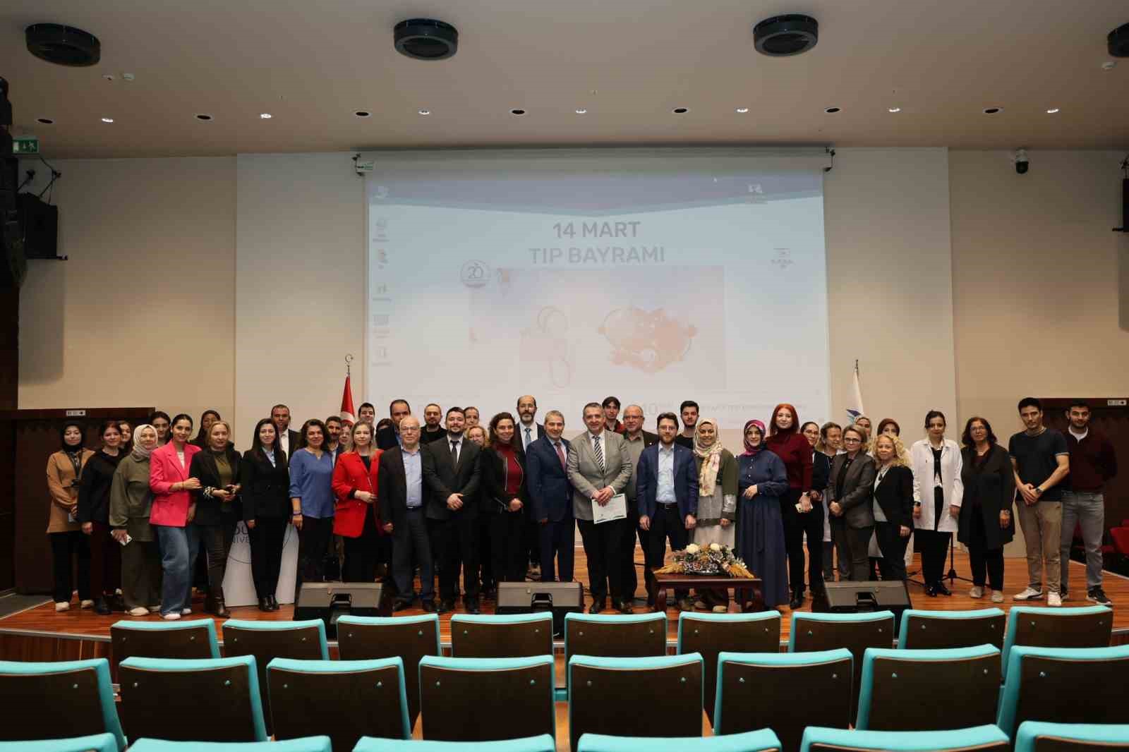 S&ouml;zbir "Sadece mesleki bir kutlama değil, vatanseverlik sembol&uuml;"
