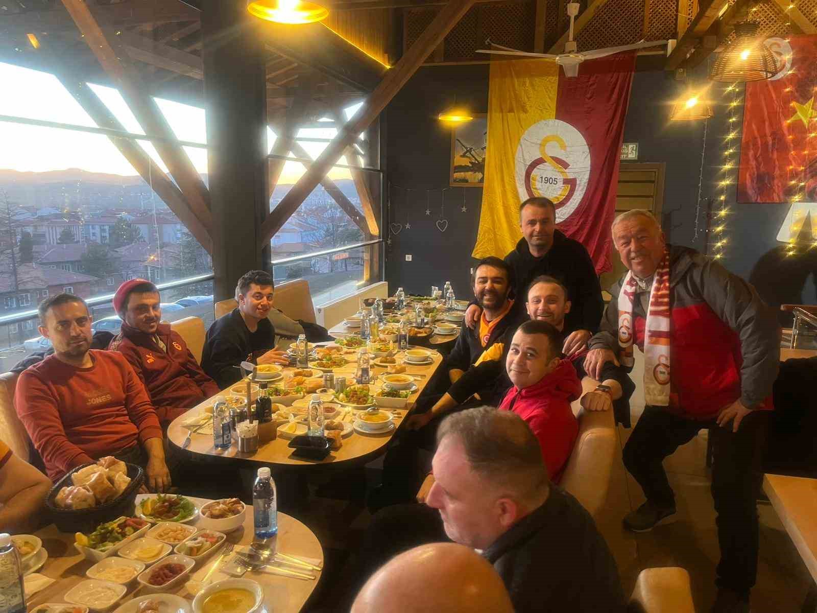Tavşanlı Galatasaraylılar Derneği üyeleri iftarda buluştu