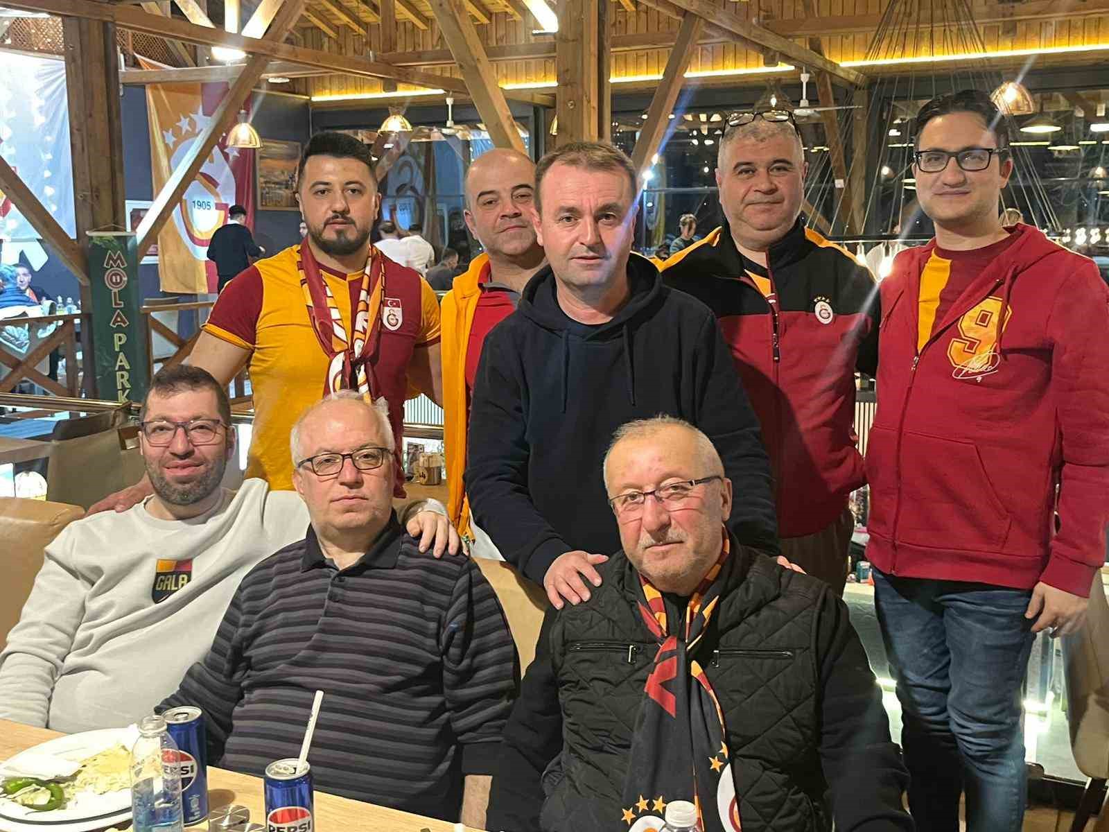 Tavşanlı Galatasaraylılar Derneği &uuml;yeleri iftarda buluştu
