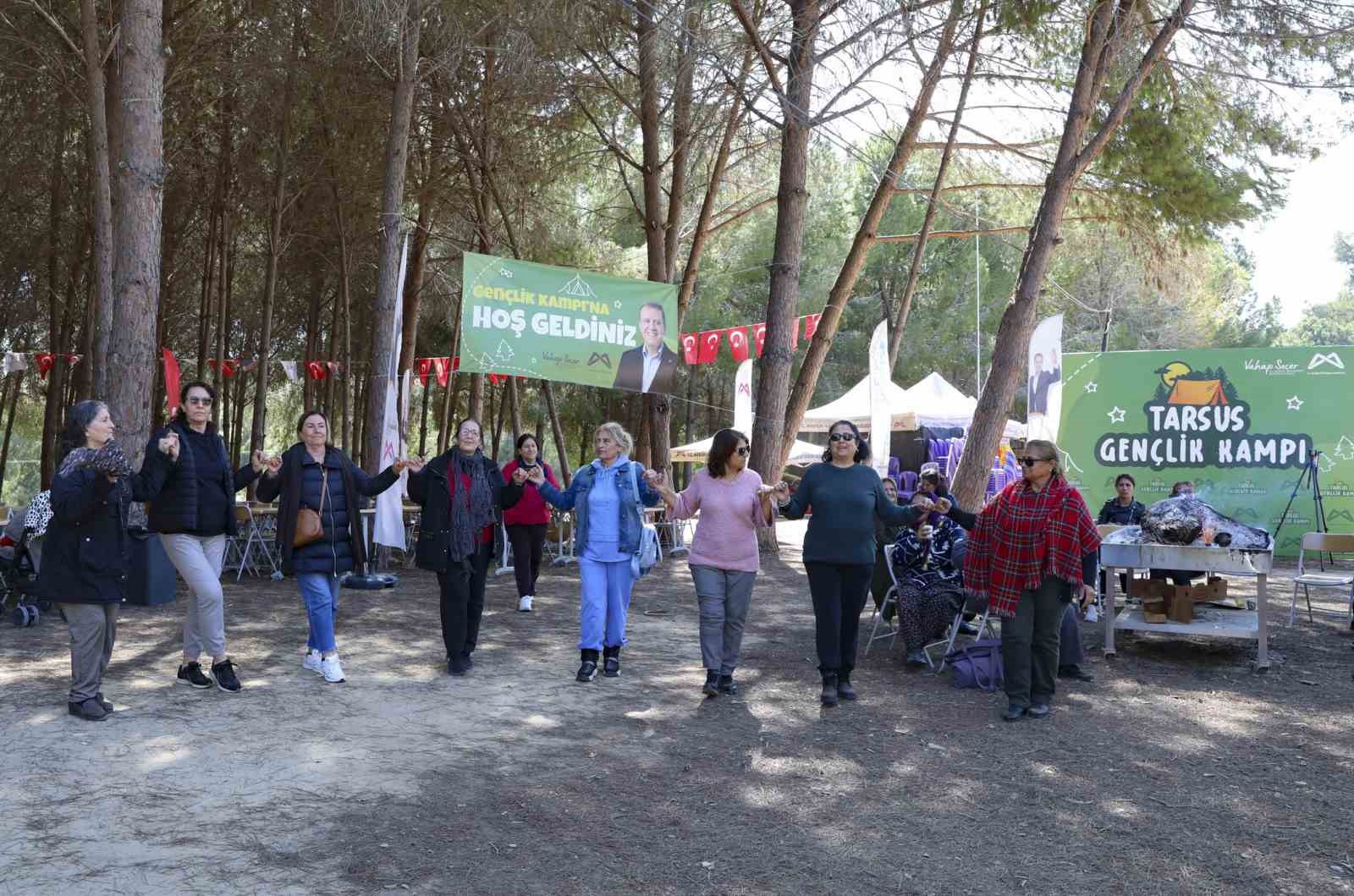 Tarsus Gen&ccedil;lik Kampında &uuml;&ccedil; kuşak bir araya geldi
