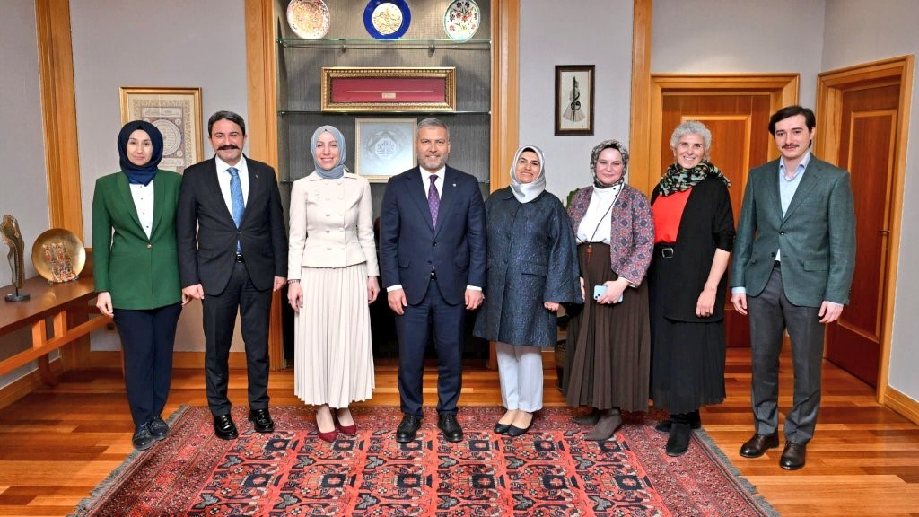 Gen&ccedil;lik ve Spor Bakan Yardımcısı G&uuml;rsoy, Eskişehir&rsquo;de &ouml;ğrencilerle buluştu
