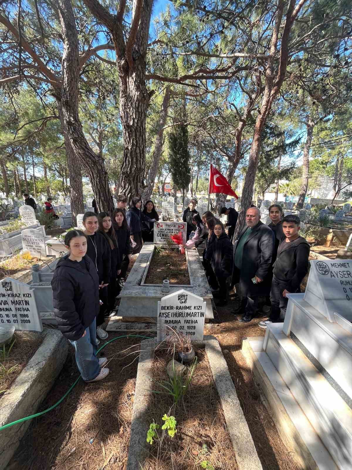 Bozyazı&rsquo;da &ouml;ğrencilerden şehitlere ziyaret
