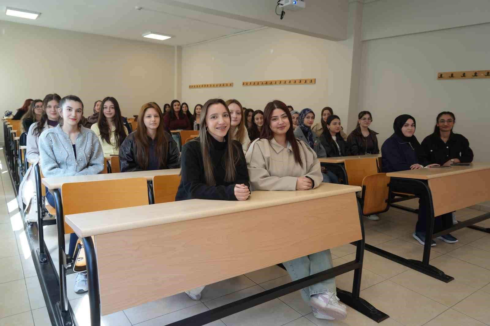 &Ouml;ğrencilerin gelişimi artık dijital olarak analiz ediliyor
