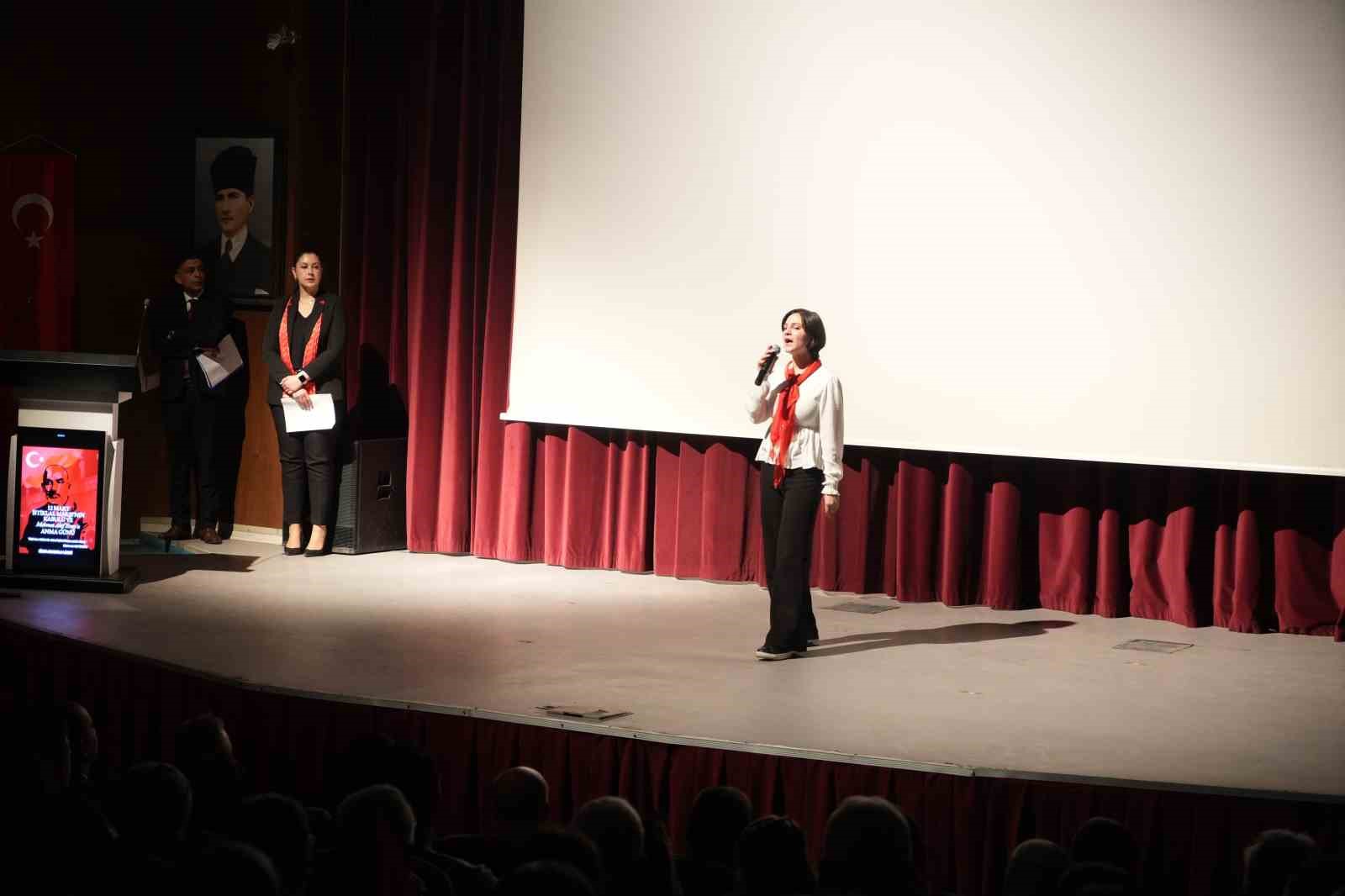 Iğdır&rsquo;da İstiklal Marşı&rsquo;nın kabul&uuml;n&uuml;n 105. yılı t&ouml;renle anıldı
