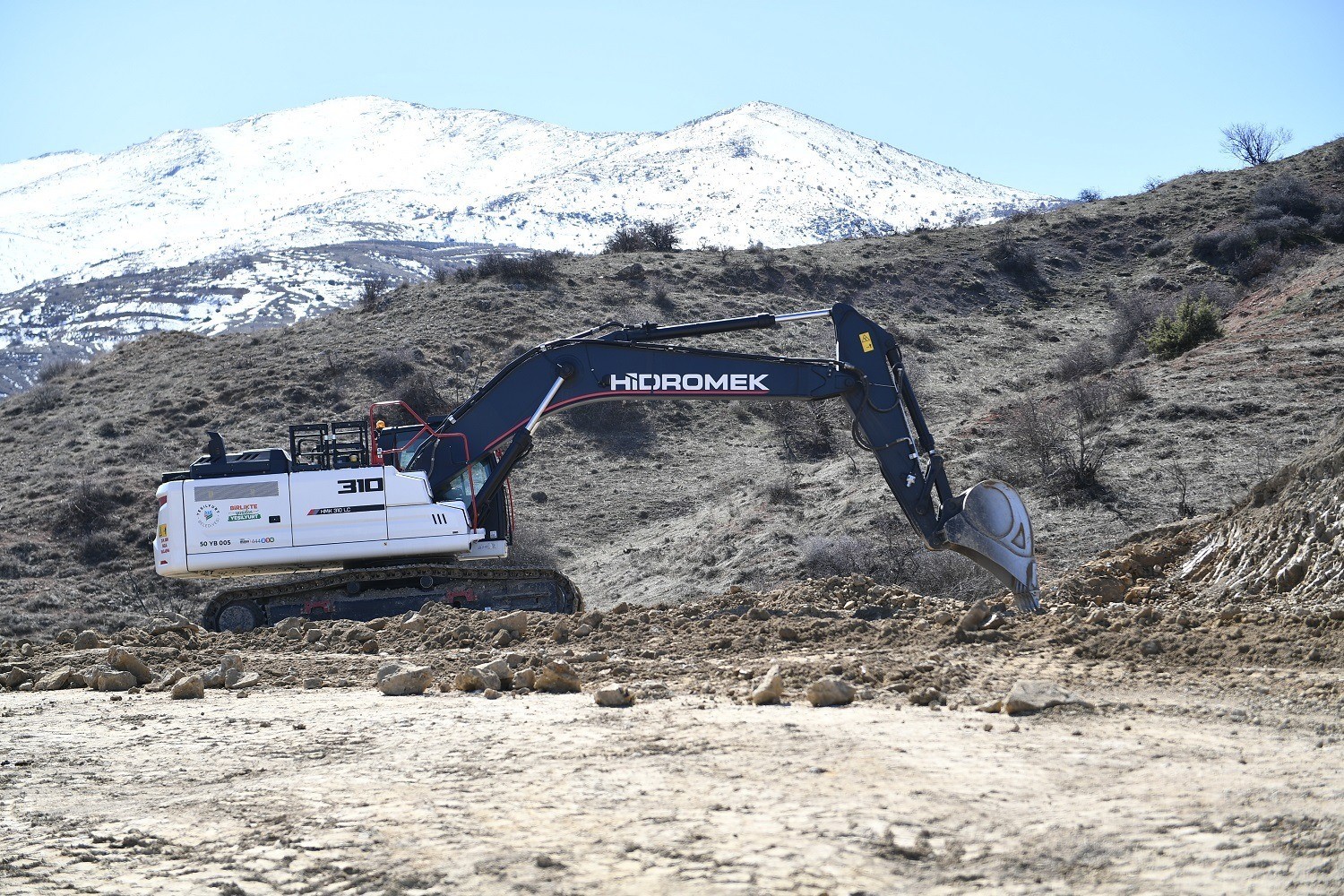 Yeşilyurt&rsquo;un Mullakasım Mahallesi yeni yollarla buluşuyor

