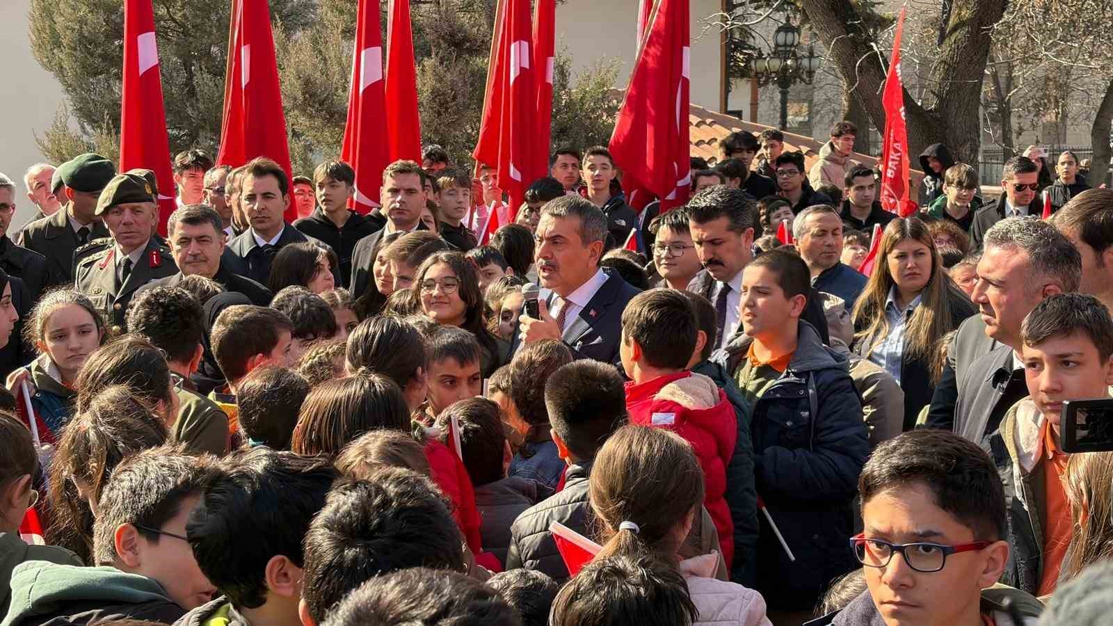 Bakan Tekin: "Bağımsızlığımız, bayrağımız ve ezanımız ilelebet varlığını s&uuml;rd&uuml;recektir"
