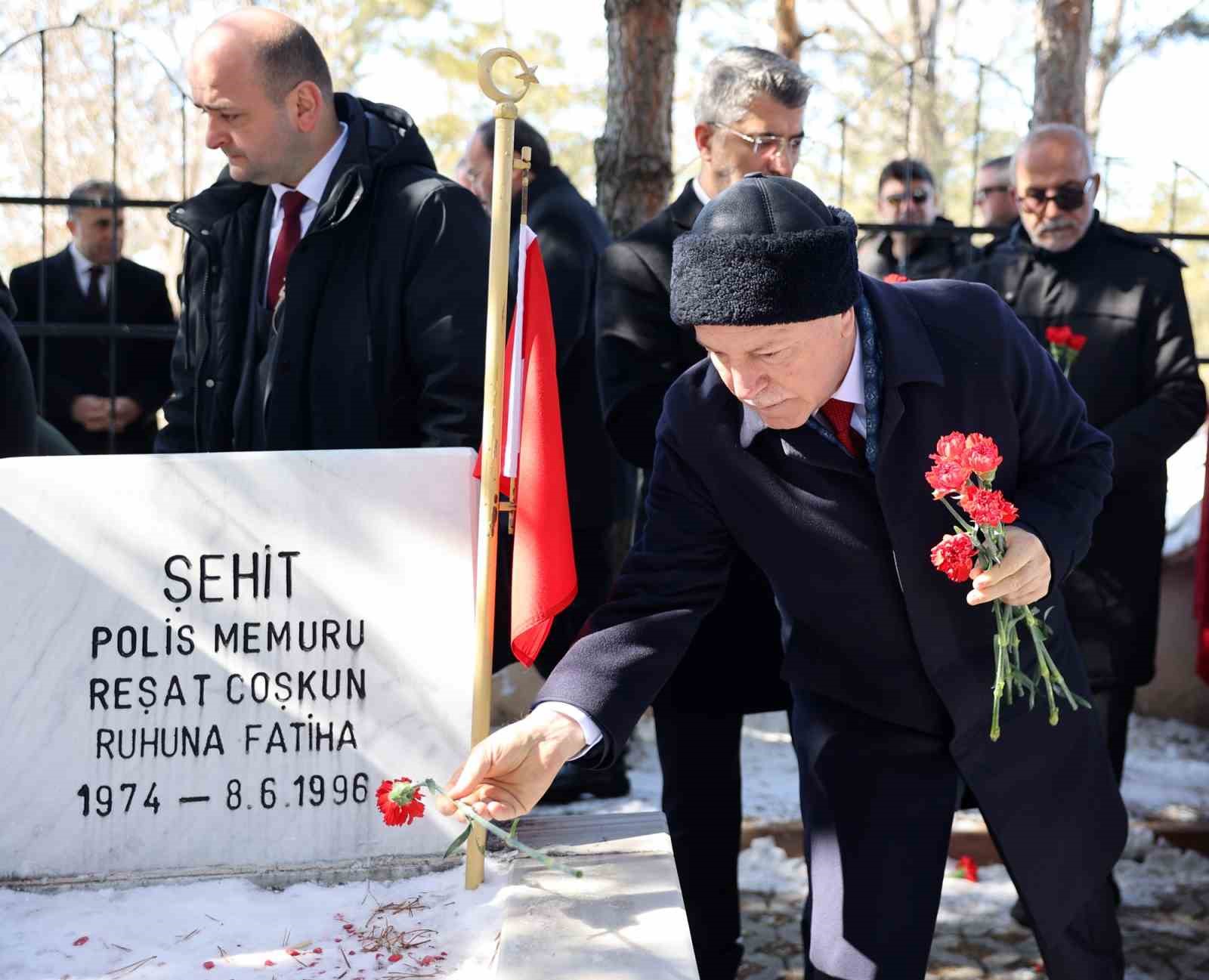 Başkan Sekmen; "12 Mart bir destanın adıdır"
