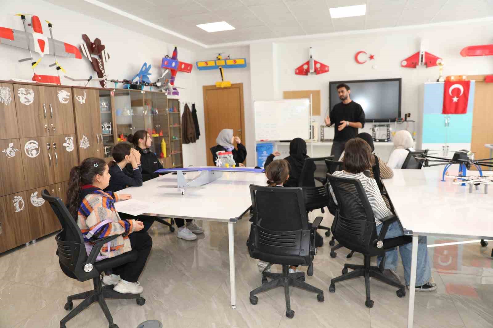 Başkan &Ccedil;olakbayrakdar, "Bilim ve teknolojiyle g&uuml;&ccedil;l&uuml; T&uuml;rkiye&rsquo;yi inşa ediyoruz"
