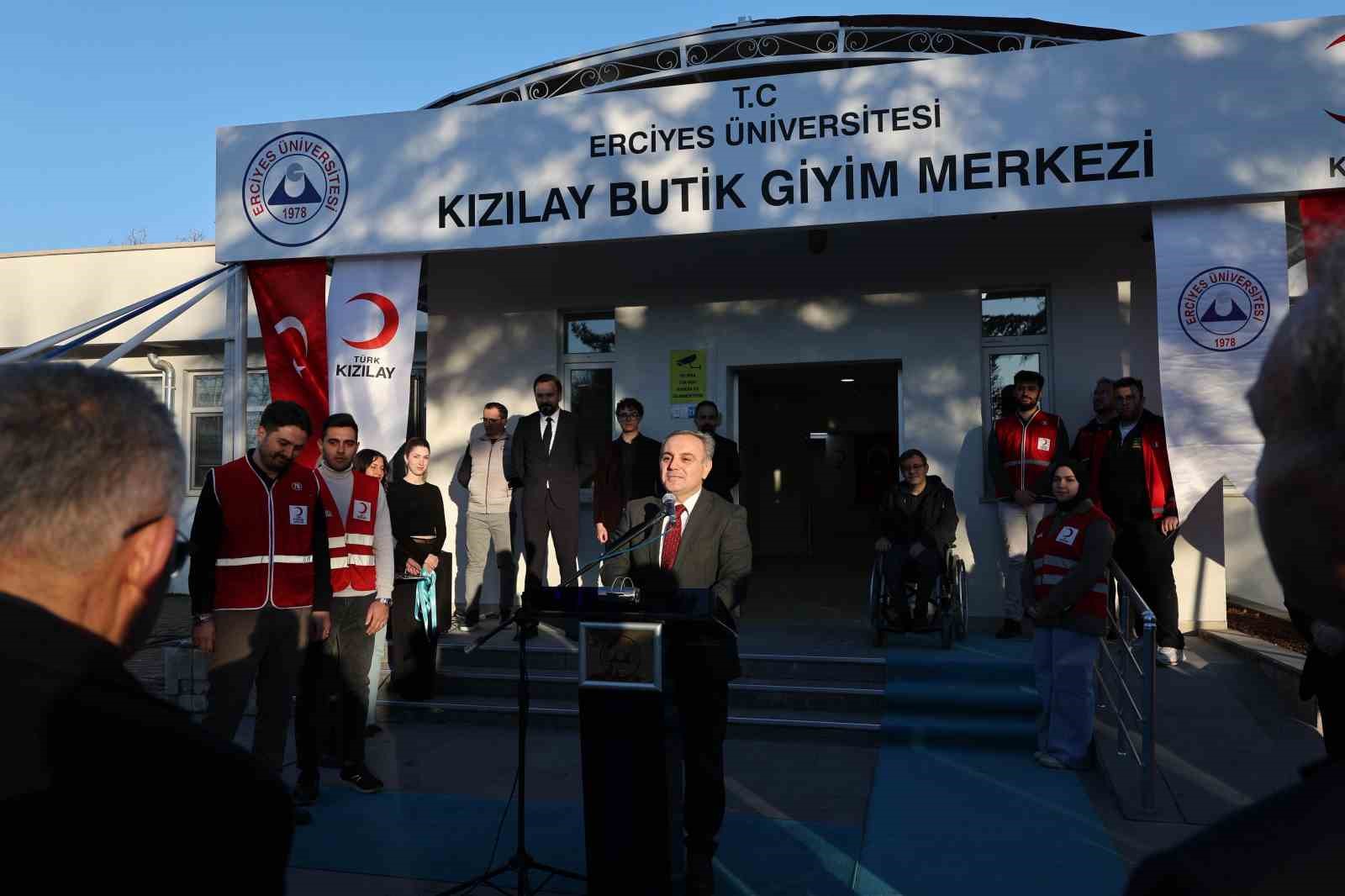 ER&Uuml;&rsquo;ye Kızılay Butik Giyim Merkezi a&ccedil;ıldı

