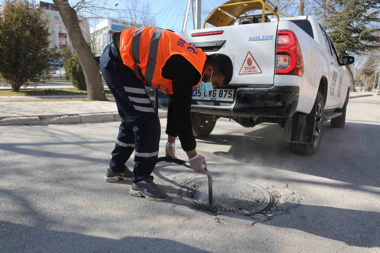 Elazığ&rsquo;da larva &uuml;retiminin engellenmesi i&ccedil;in &ccedil;alışmalar s&uuml;r&uuml;yor
