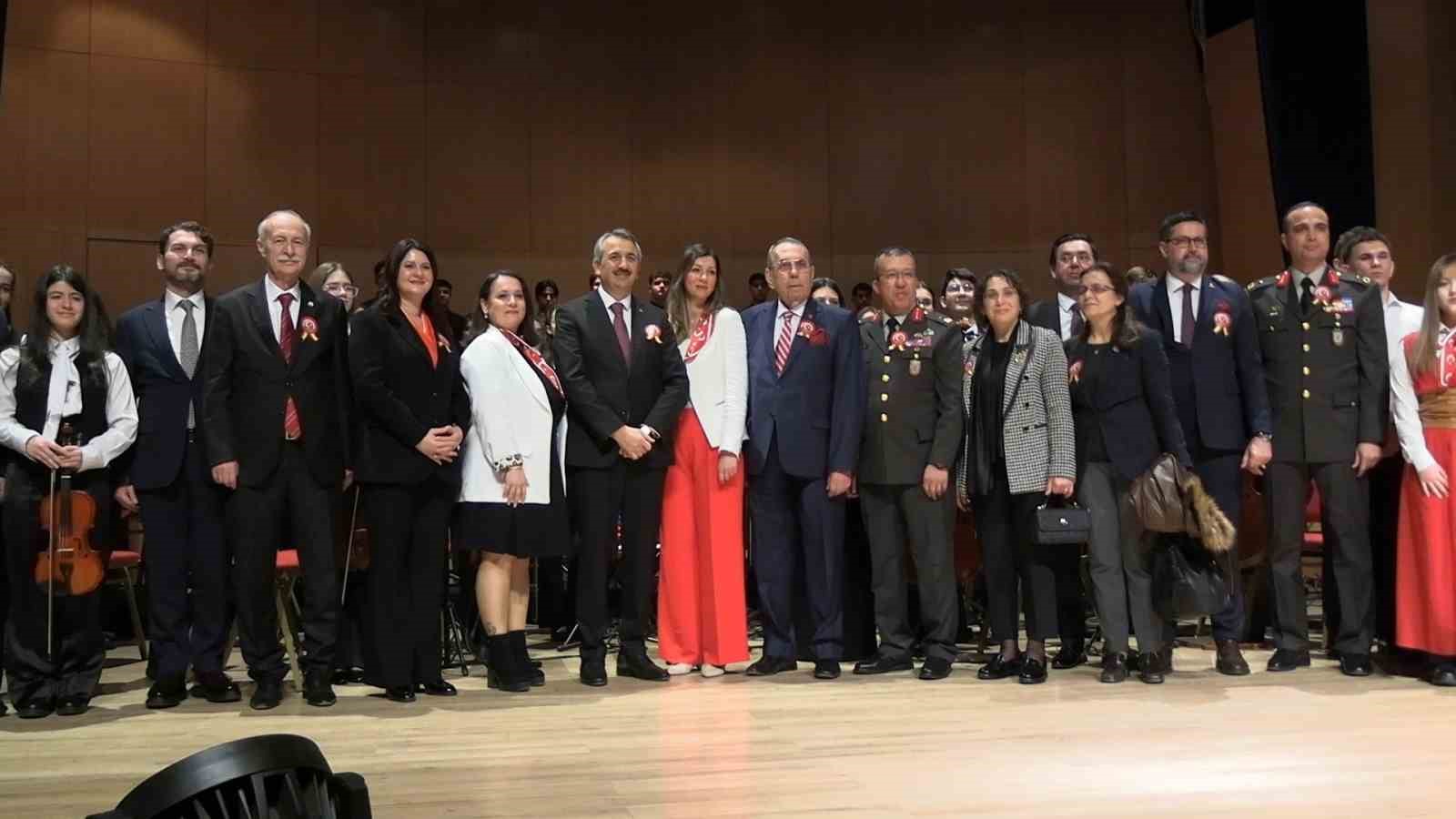 Liselilerden "Korkma, Gen&ccedil;liğin Ruhu Burada" g&ouml;sterisi
