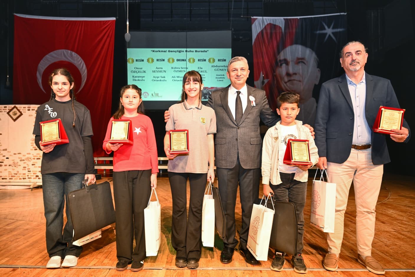 Antalya&rsquo;da İstiklal Marşı&rsquo;nın kabul&uuml; kutlandı
