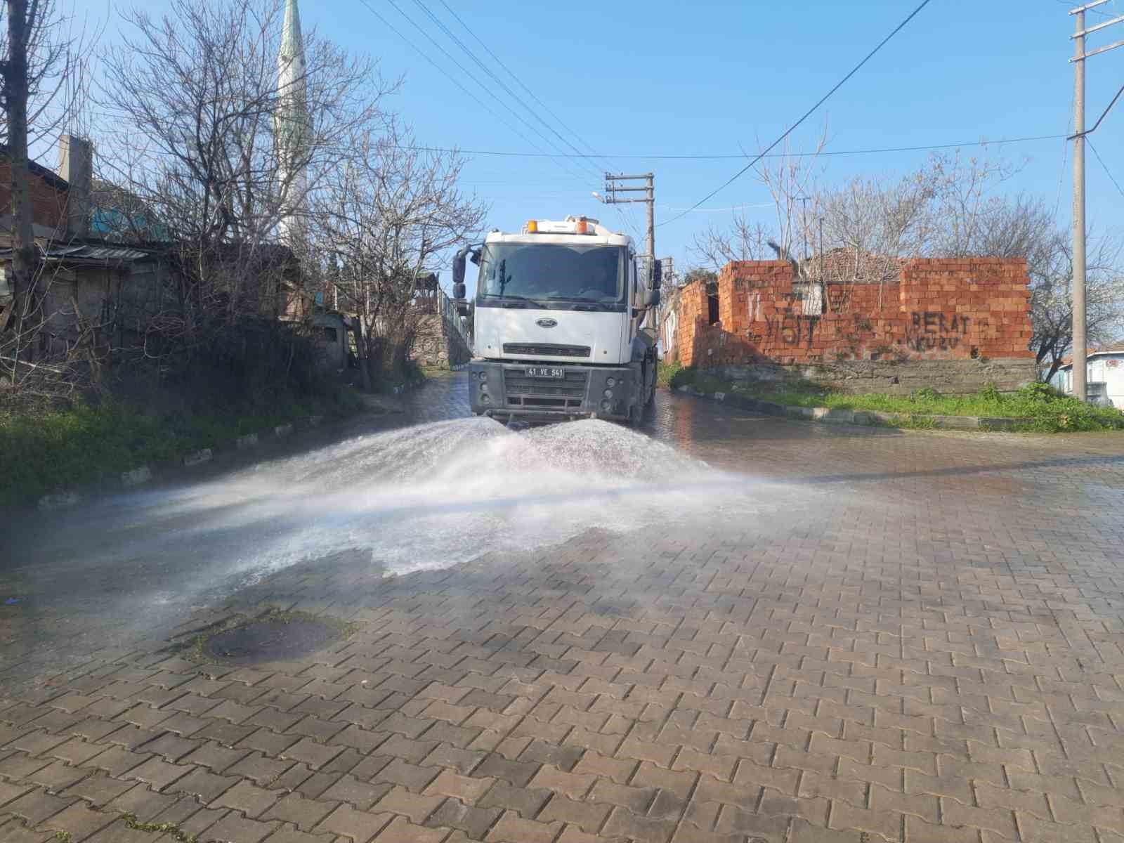 Dilovası&rsquo;nda cadde ve pazar yerlerinde Ramazan ayı temizliği
