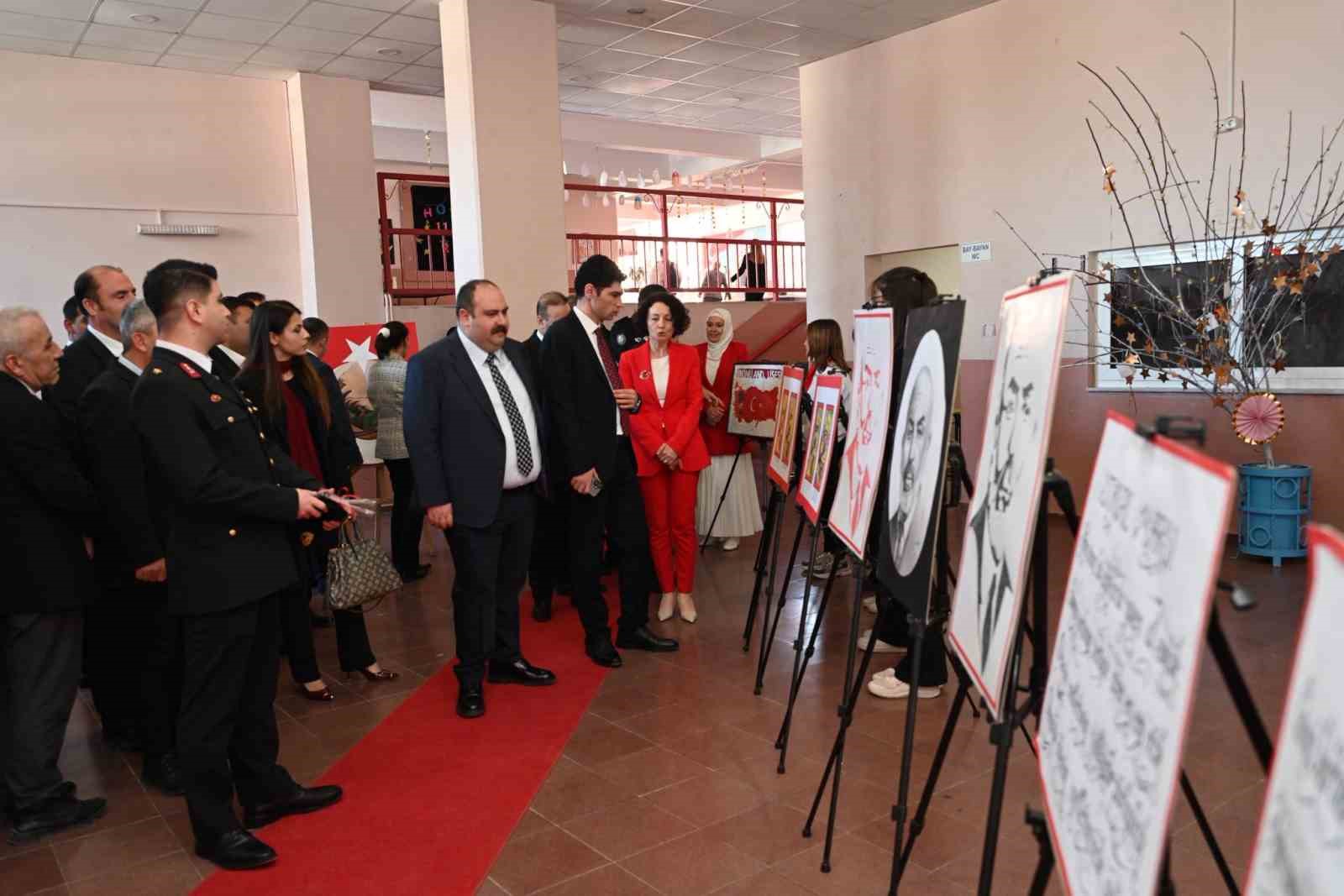 İn&ouml;n&uuml;&rsquo;de İstiklal Marşı&rsquo;nın Kabul&uuml; ve Mehmet Akif Ersoy&rsquo;u Anma G&uuml;n&uuml; anma programı
