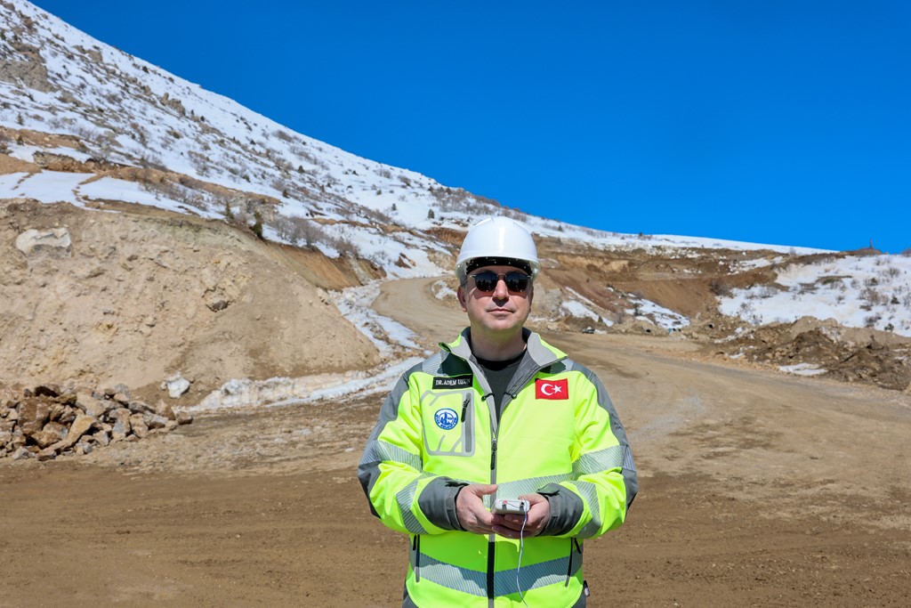 Tecer Taş Kırma ve Eleme Tesisi&rsquo;nde yeni sezonun ilk patlatması yapıldı
