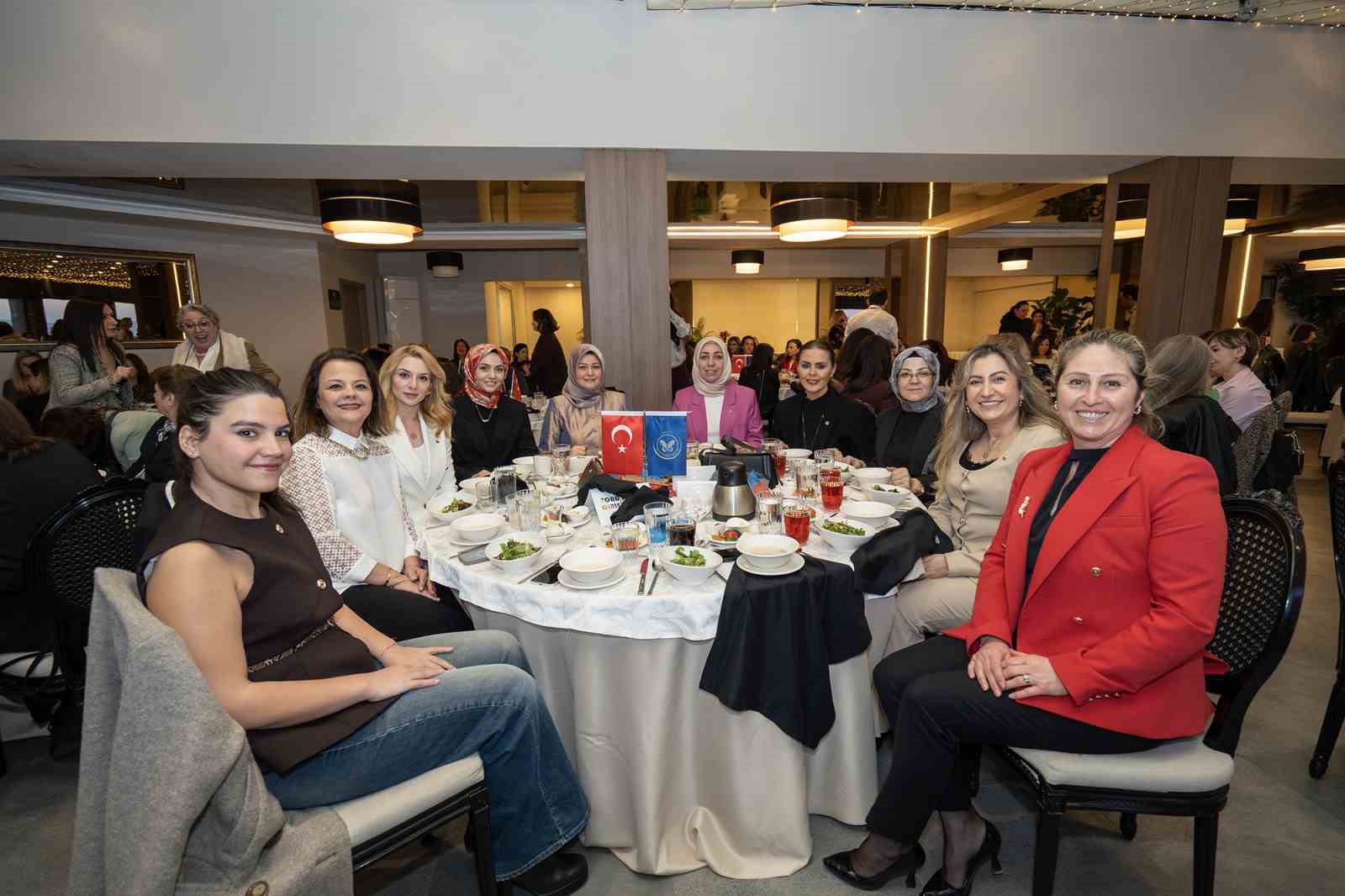 Bursa&rsquo;da kadın dayanışması aynı sofrada buluştu
