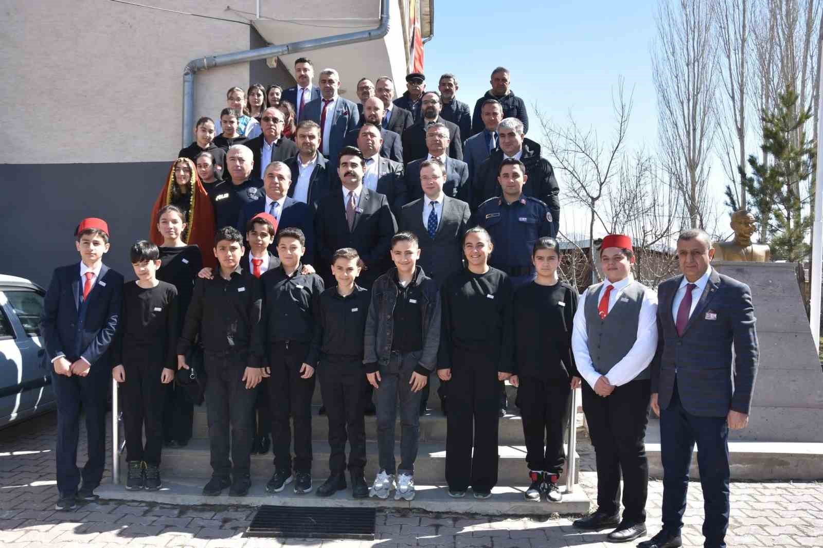 Tomarza&rsquo;da İstikl&acirc;l Marşı&rsquo;nın Kabul&uuml;&rsquo;n&uuml;n yıld&ouml;n&uuml;m&uuml; kutlandı
