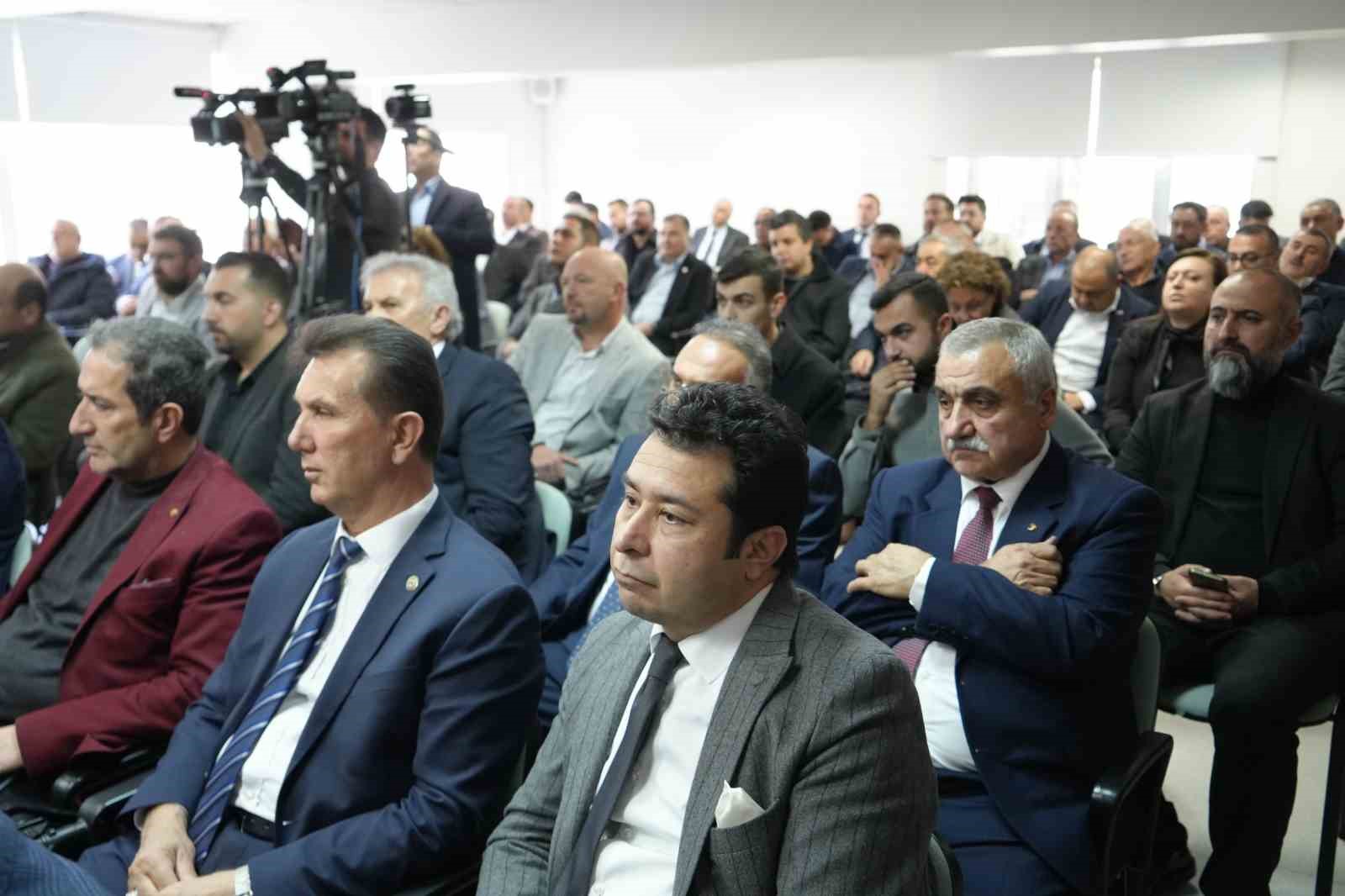 Bakan Bolat: "Kuzey ve g&uuml;neyimizde mini d&uuml;nya savaşı var. T&uuml;rkiye bunlardan kendini korumayı başardı"
