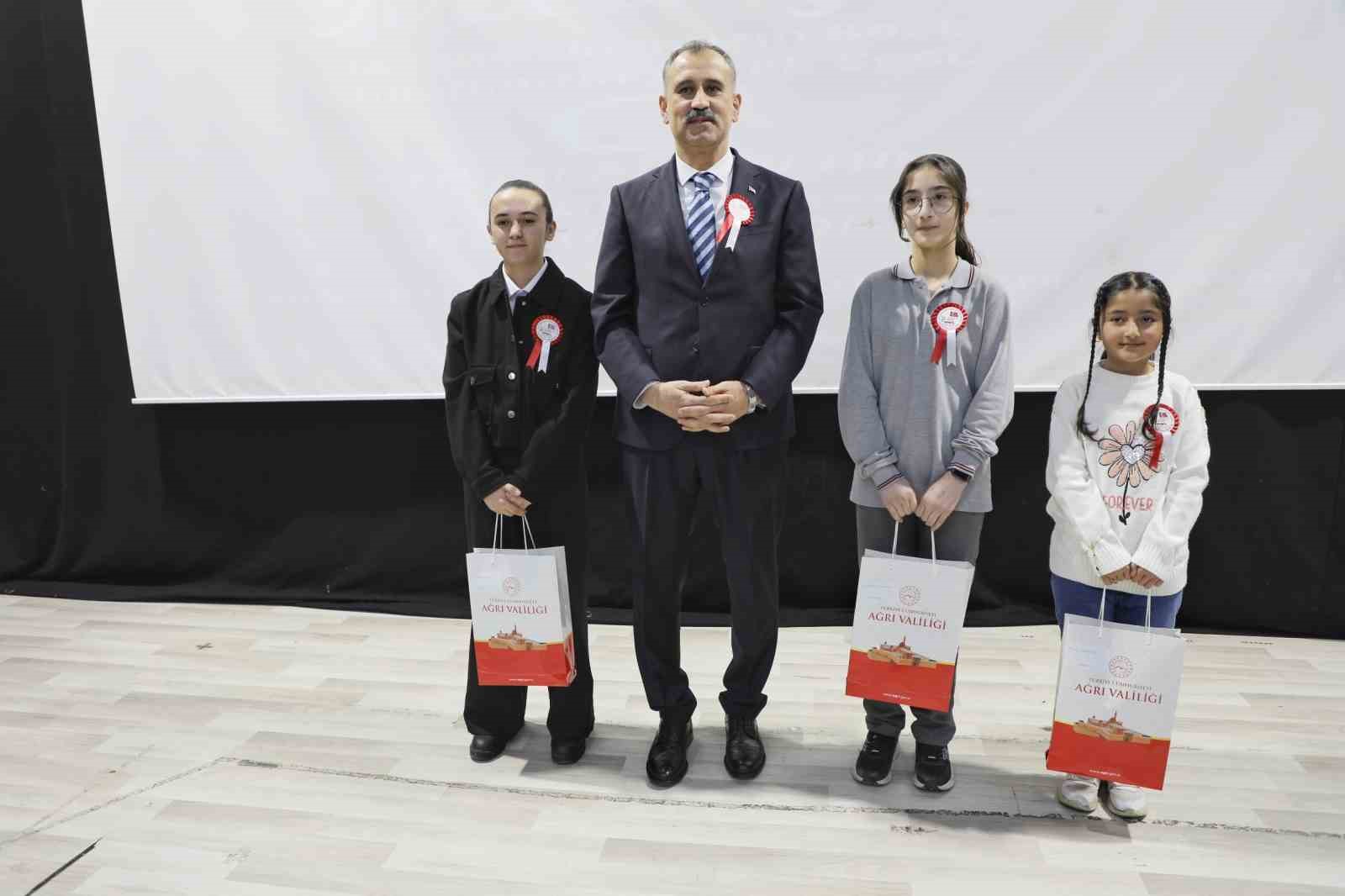 Ağrı&rsquo;da İstiklal Marşı&rsquo;nın kabul&uuml;n&uuml;n 105. yıl d&ouml;n&uuml;m&uuml; dolayısıyla program d&uuml;zenlendi
