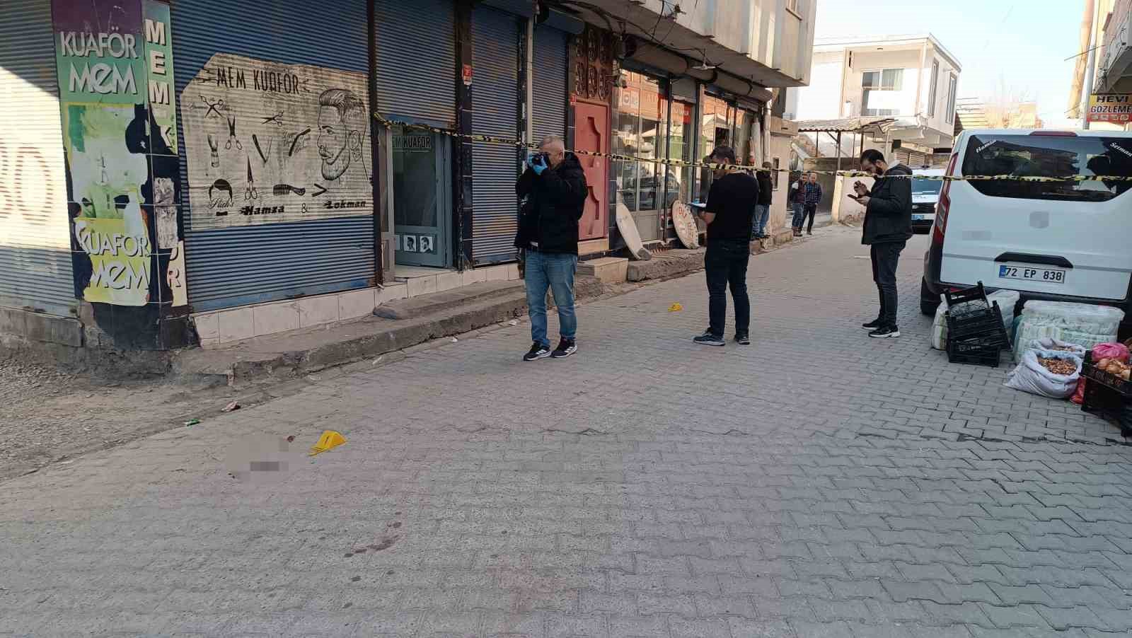 Batman&rsquo;da bı&ccedil;aklı kavga: 3 yaralı
