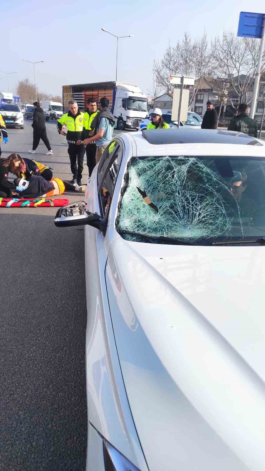 Bursa&rsquo;da otomobilin &ccedil;arptığı yaya ağır yaralandı
