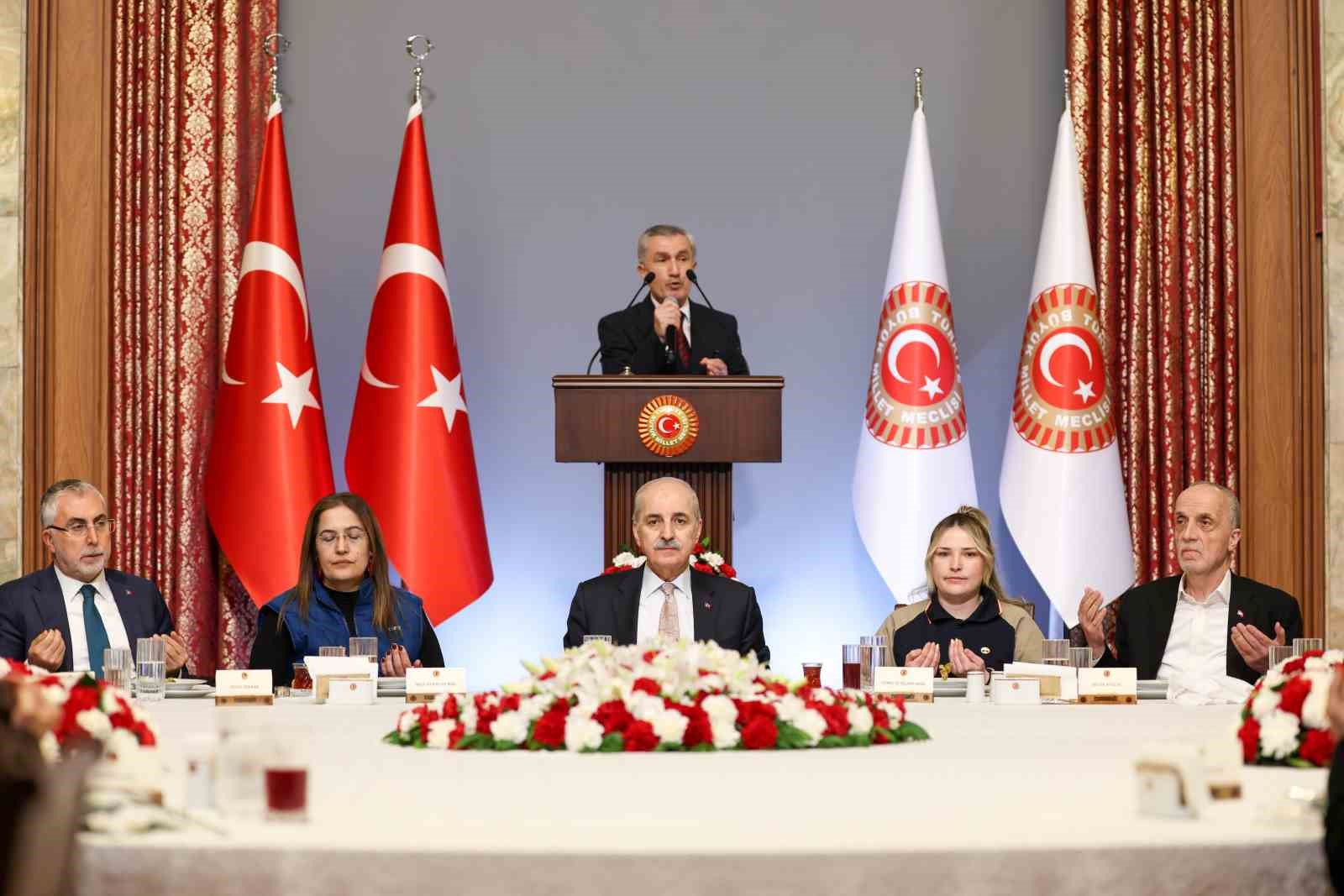 TBMM Başkanı Kurtulmuş: "Birilerinin b&ouml;l&uuml;p par&ccedil;aladığı bu coğrafyayı derleyip toparlamak bizim milletimize d&uuml;şer, T&uuml;rkiye&rsquo;ye d&uuml;şer"
