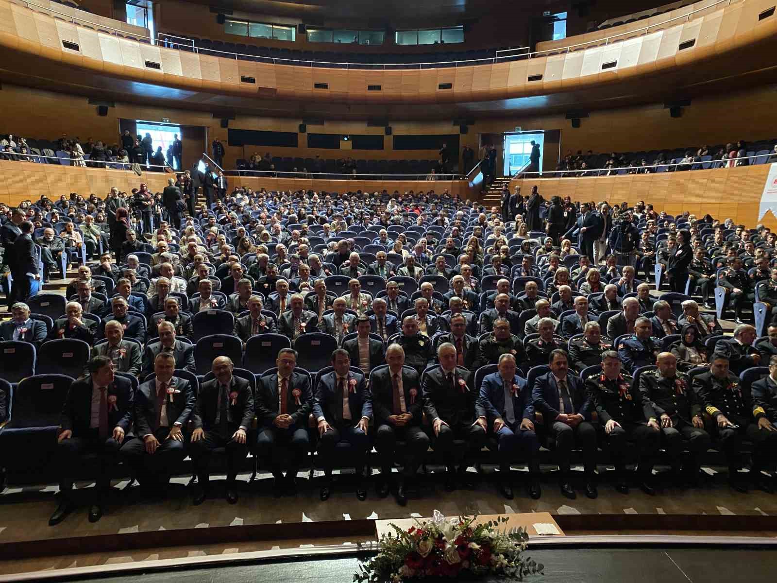 Bursa&rsquo;da İstiklal Marşı&rsquo;nın kabul&uuml;n&uuml;n 105. yılı t&ouml;renle anıldı
