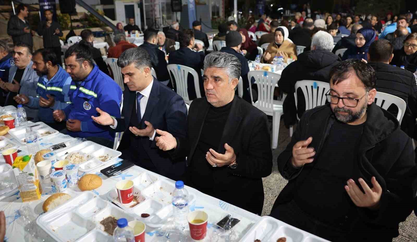 Akdeniz’de birlik sofrası: Kaymakam Şener personelle iftar yaptı