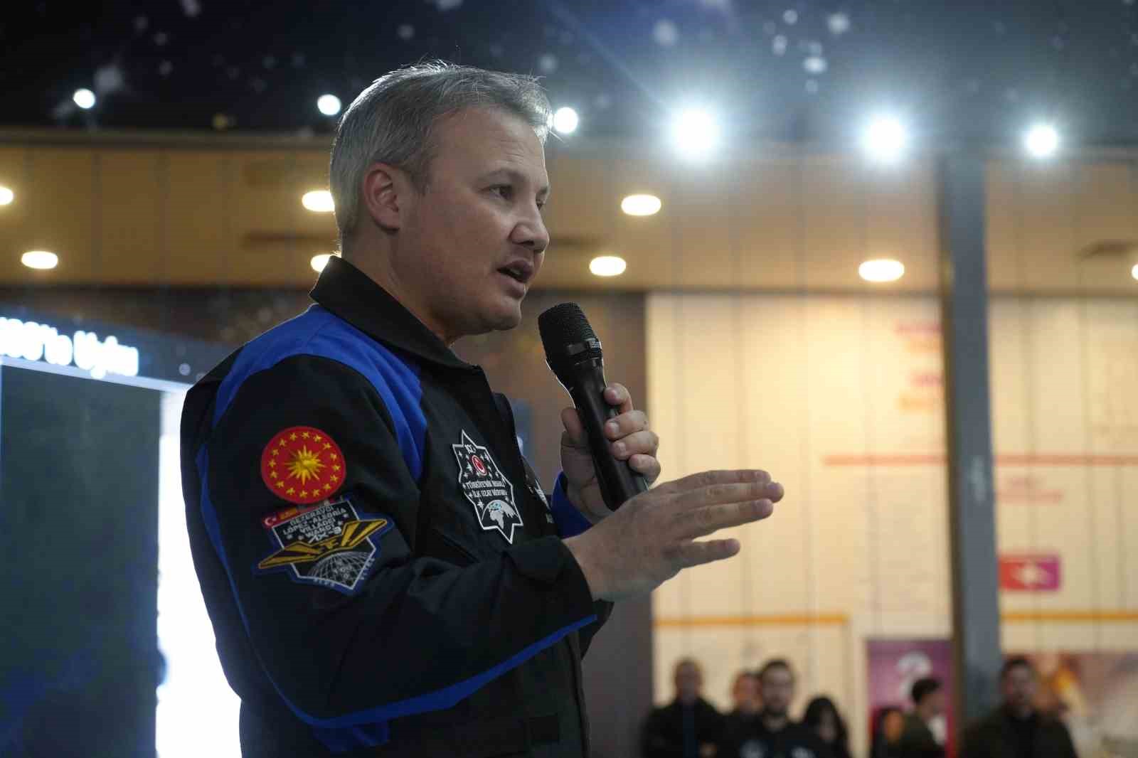 Astronot Alper Gezeravcı: "2027&rsquo;de aya erişim noktasında koyulmuş hedefimiz var"
