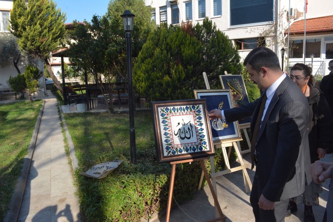 K&ouml;yceğiz&rsquo;de "Sanatın Diliyle Değerlerimiz" sergisi a&ccedil;ıldı
