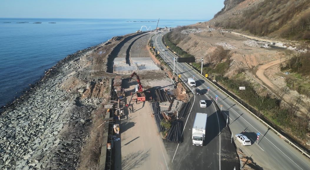 4 kişinin hayatını kaybettiği heyelan b&ouml;lgesinde t&uuml;nel &ccedil;alışması başlatıldı
