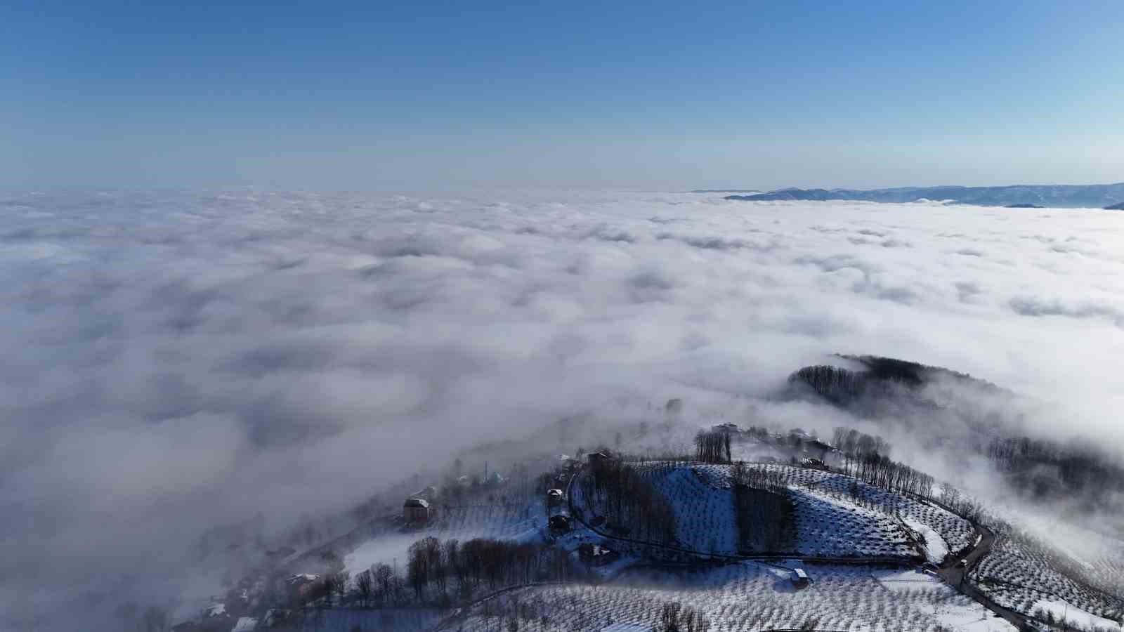 Ordu&rsquo;da sis bulutları bir il&ccedil;eyi kapladı
