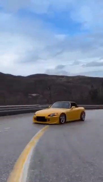 Drift atan otomobil, sosyal medya devriyesine takıldı