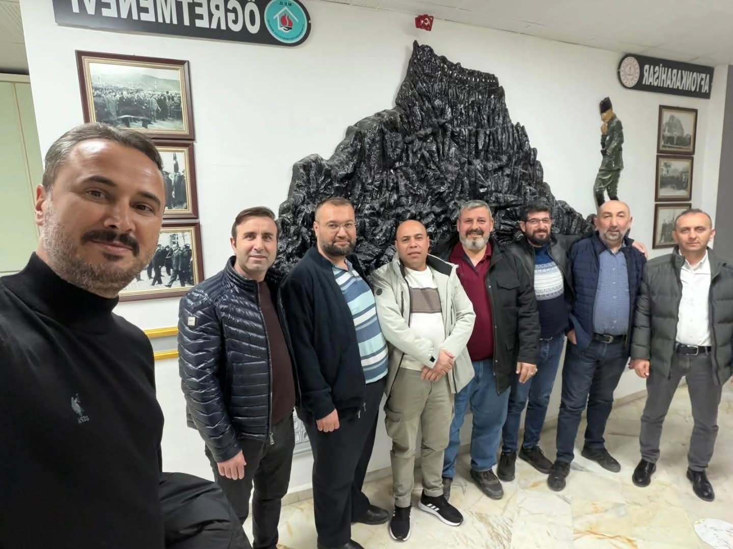 Şuhut Sağlık Meslek Lisesi’nin 98 mezunları iftar sofrasında buluştu