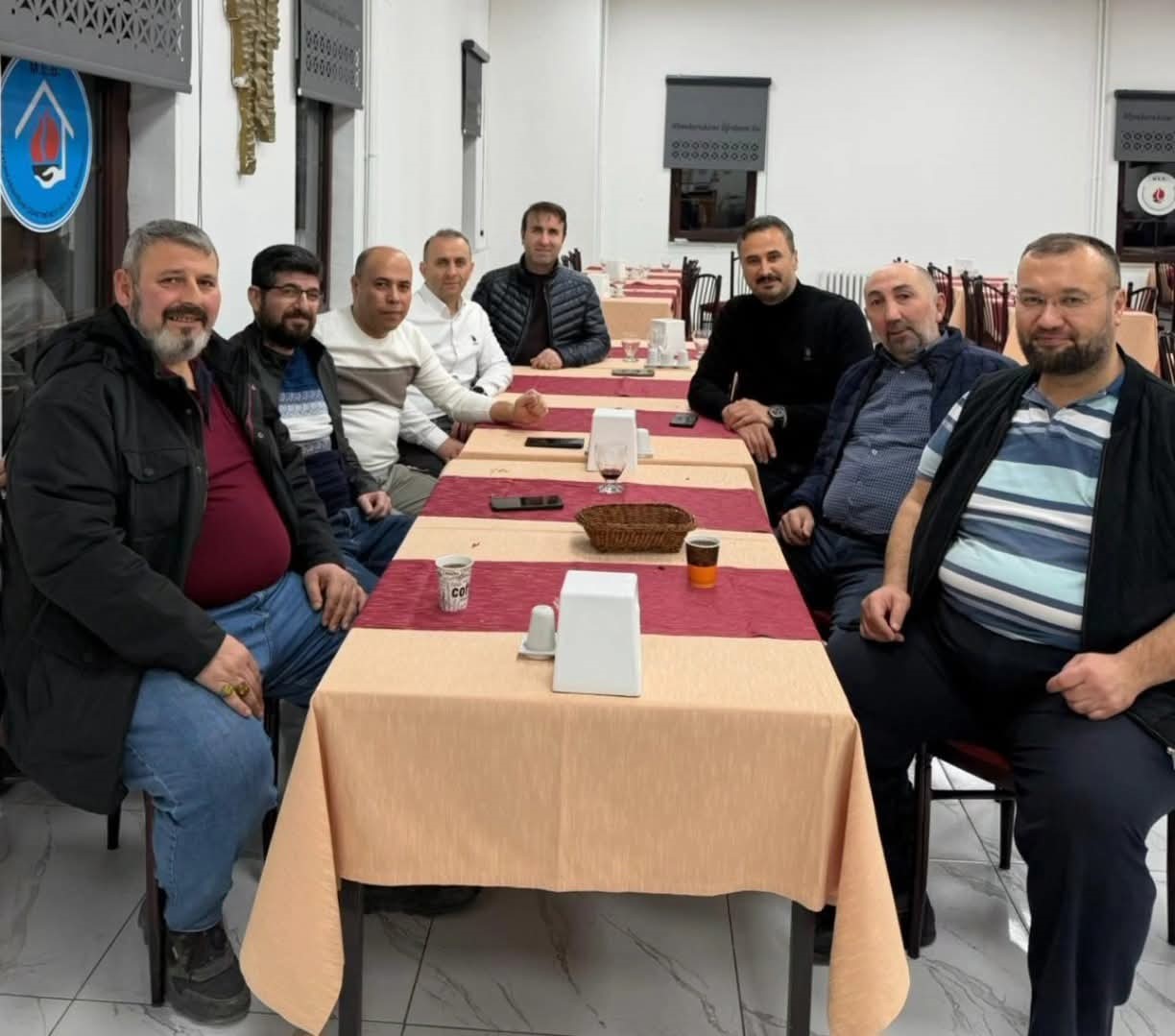 Şuhut Sağlık Meslek Lisesi&rsquo;nin 98 mezunları iftar sofrasında buluştu
