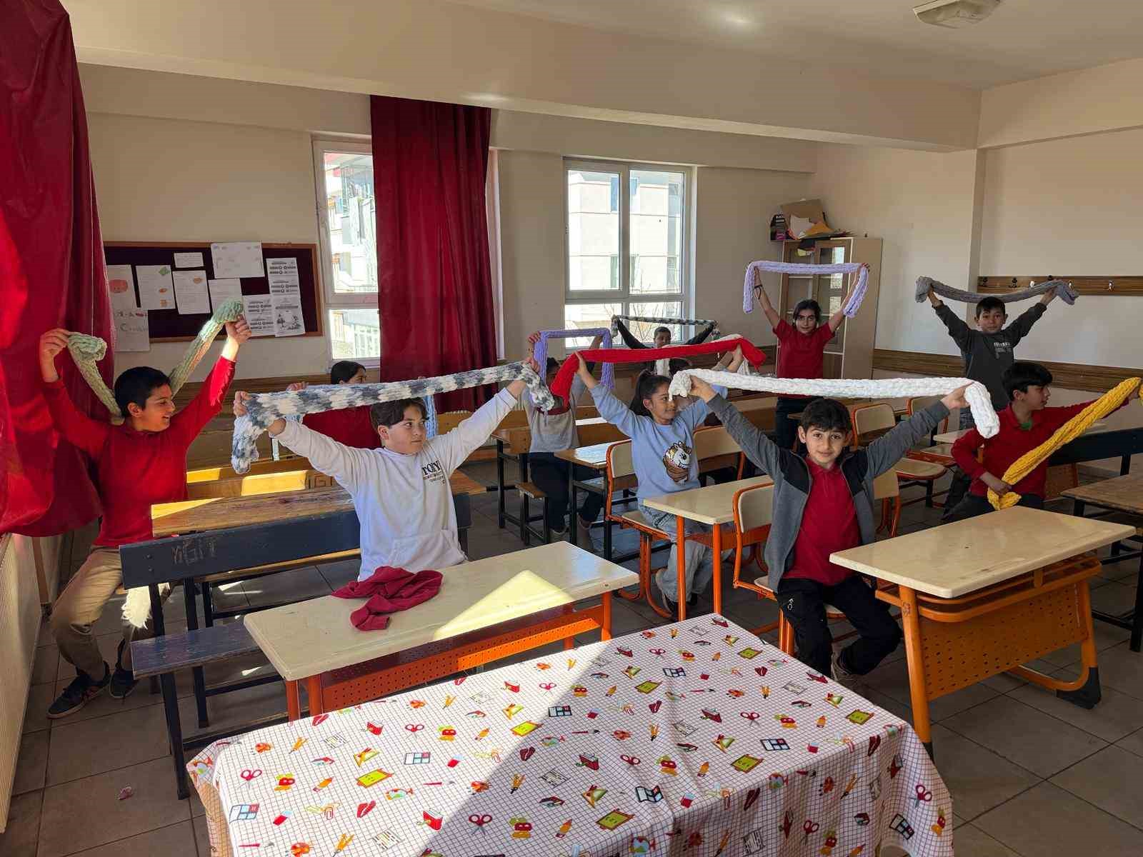 Y&uuml;reğir&rsquo;den Nurhak&rsquo;a kardeşlik ilmekleri
