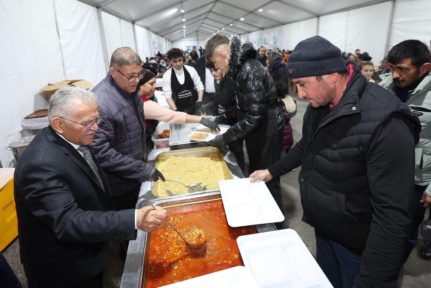 B&uuml;y&uuml;kkılı&ccedil; şehit aileleri, gaziler ve gazi aileleri ile bir araya geldi
