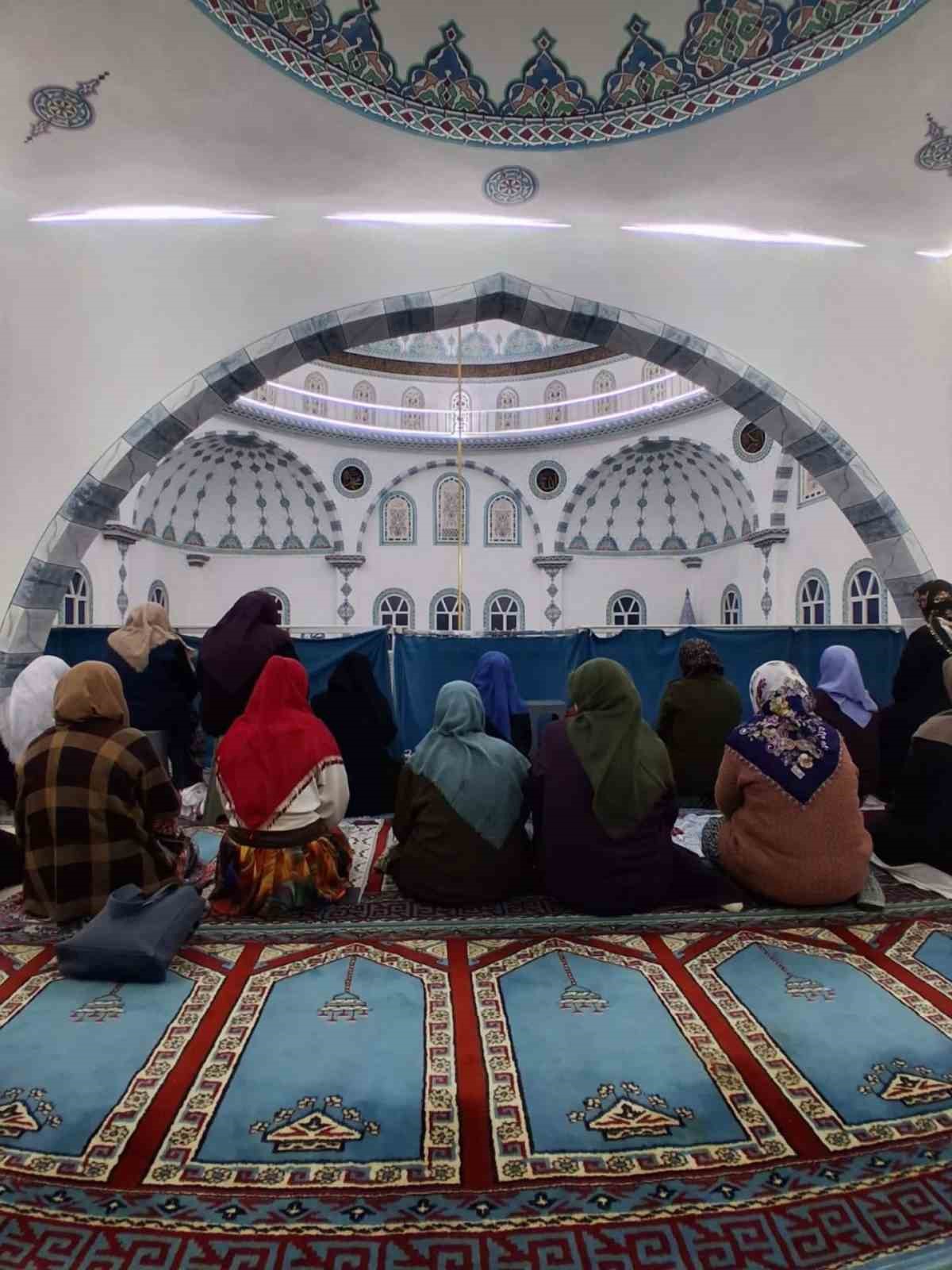 S&ouml;ke&rsquo;de lise &ouml;ğrencileri iftar programında buluştu
