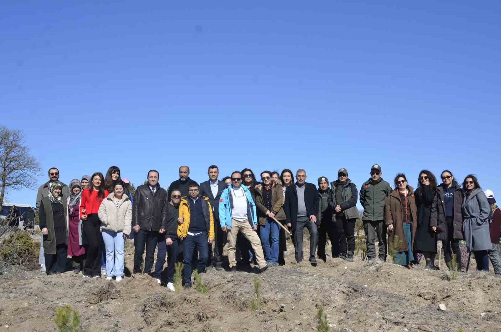 &rsquo;Hep Birlikte Geleceğe Nefes&rsquo; sloganıyla fidanlar toprakla buluştu
