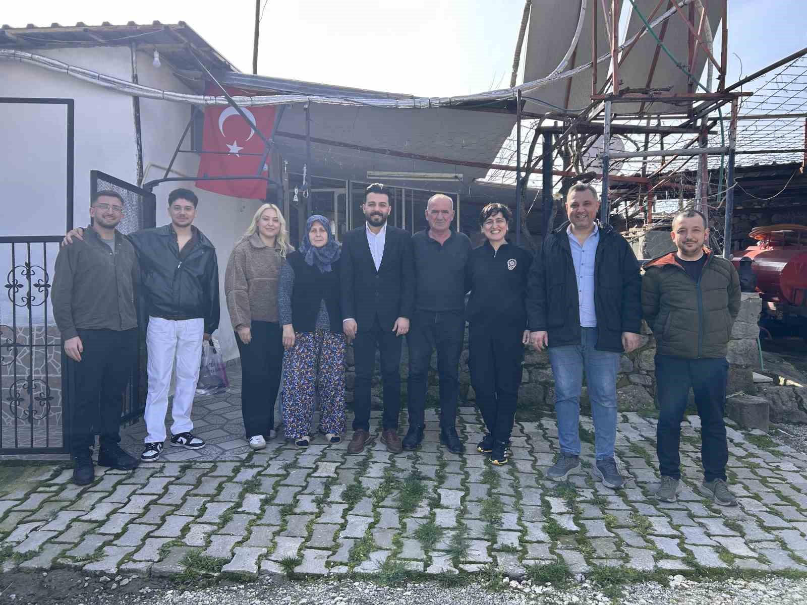 Bergama&rsquo;da şehit ve gazi ailelerine bayram &ouml;ncesi sa&ccedil; bakımı

