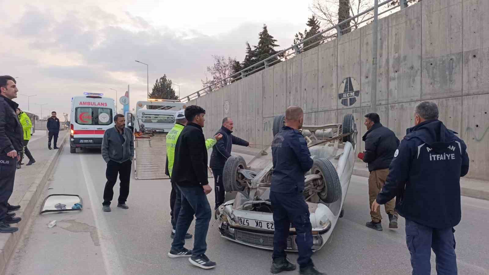 Adıyaman&rsquo;da otomobil takla attı: 3 yaralı
