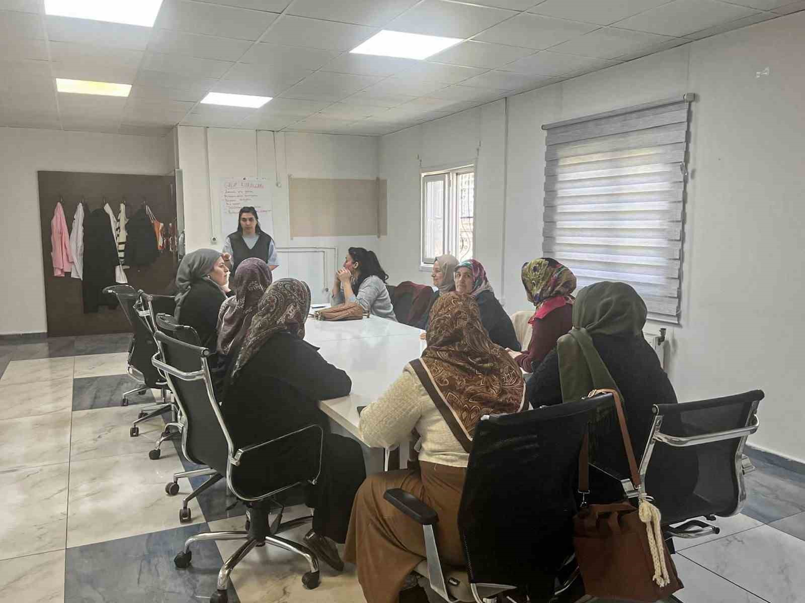 Diyarbakır&rsquo;da kadın sağlığı eğitim programı devam ediyor
