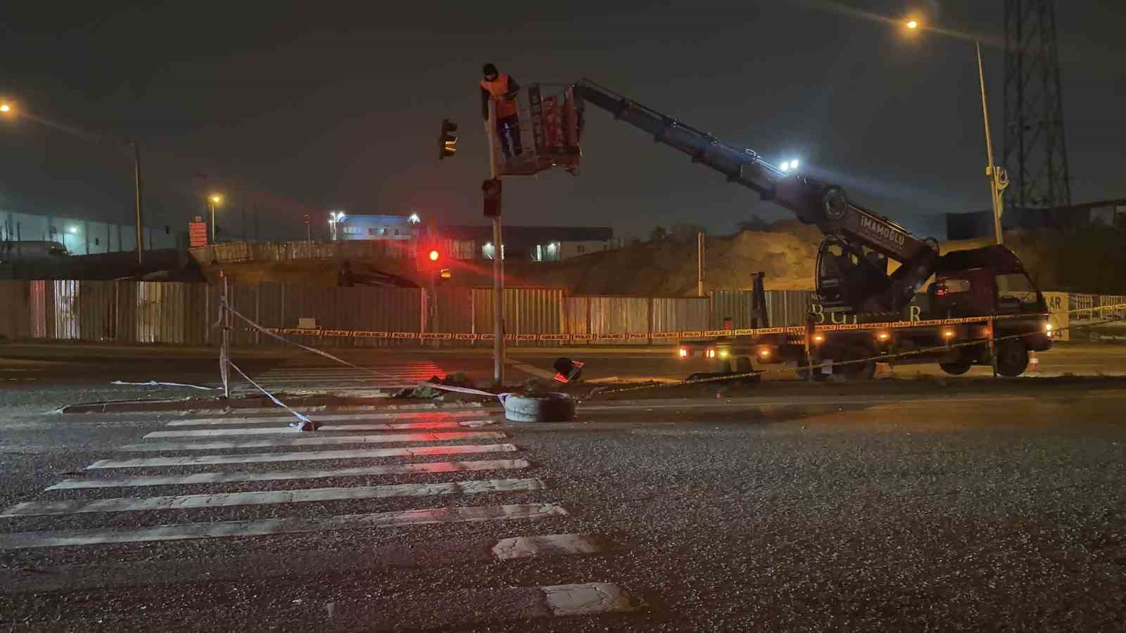 Kocaeli’de işçi servisi ile otomobil çarpıştı: 11 yaralı