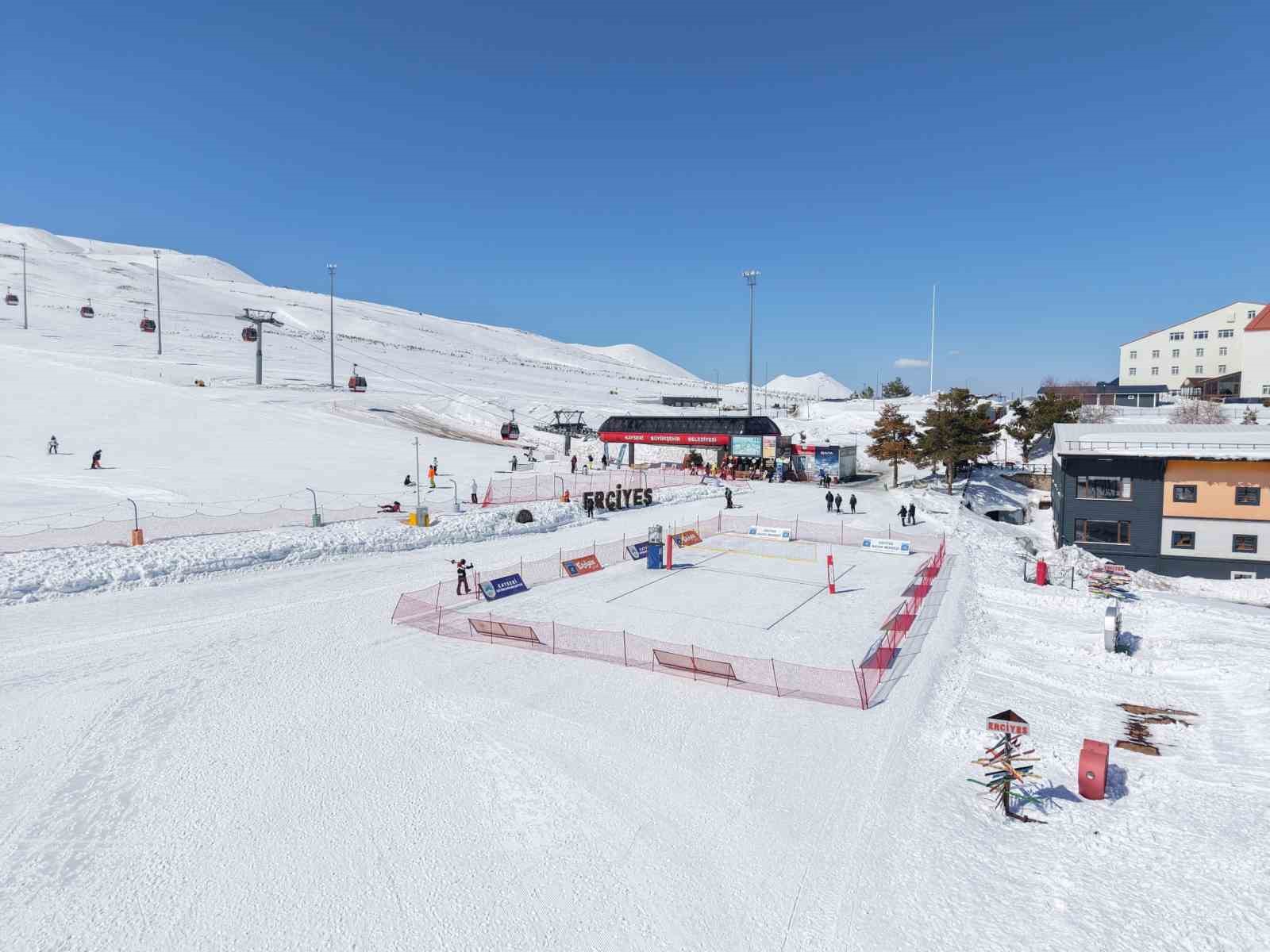 Erciyes&rsquo;te kar voleybolu heyecanı başlıyor
