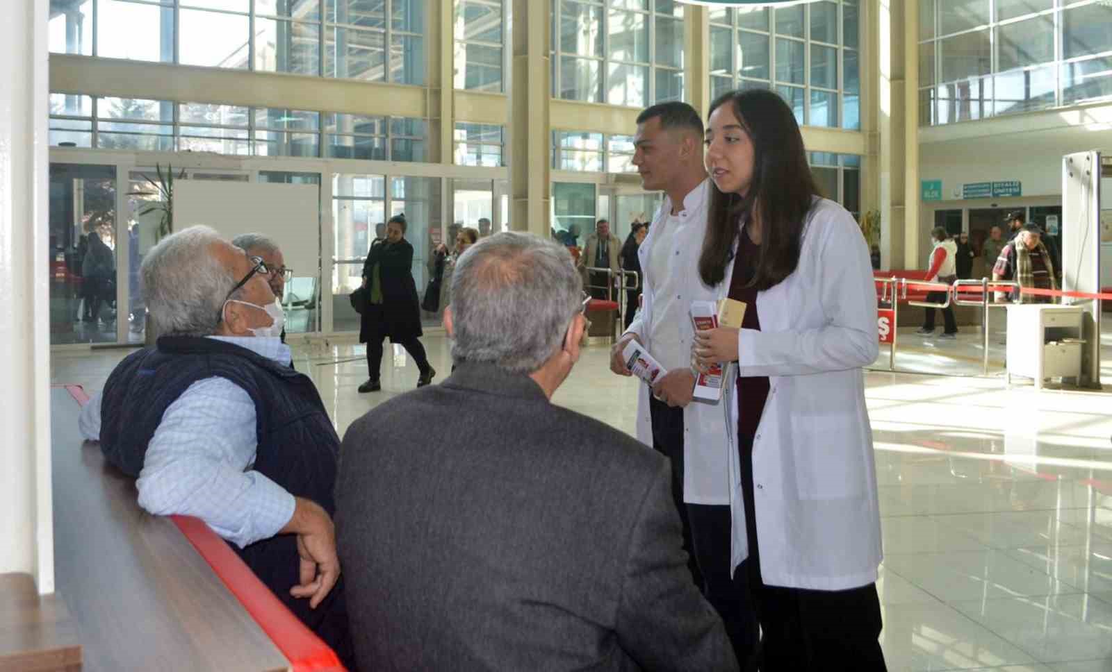 MSK&Uuml; Tıp Fak&uuml;ltesi &ouml;ğrencilerinden sigara dumanına karşı sosyal farkındalık projesi
