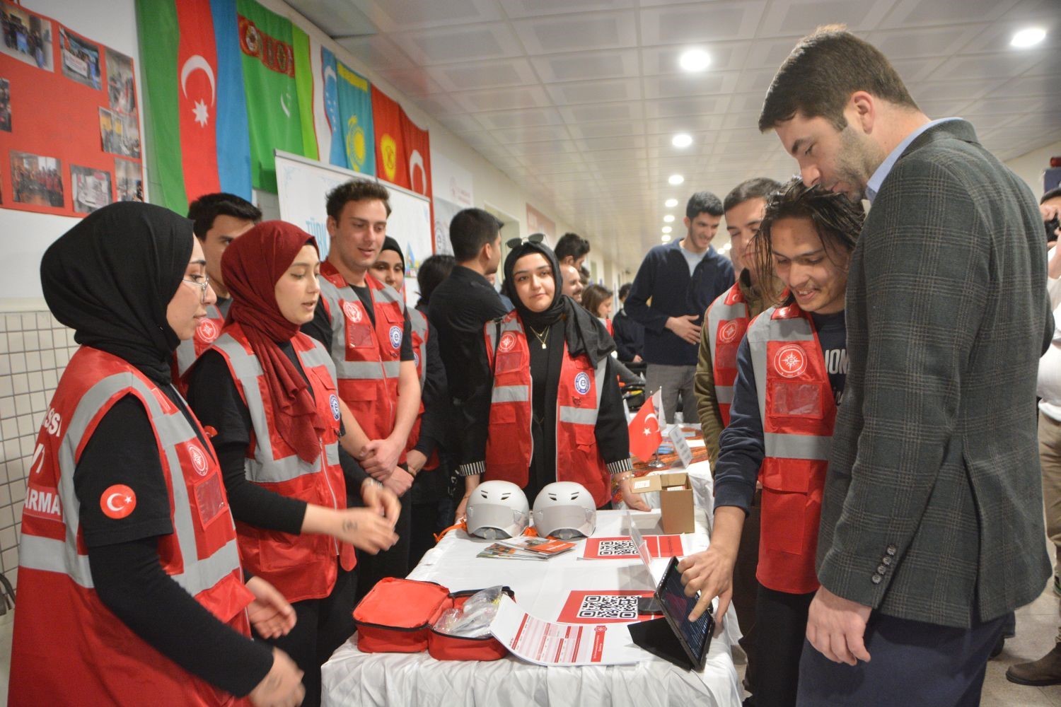 İzmir&rsquo;de &uuml;niversite &ouml;ğrencileri &rsquo;Kamp&uuml;s İftarları&rsquo; programında buluştu
