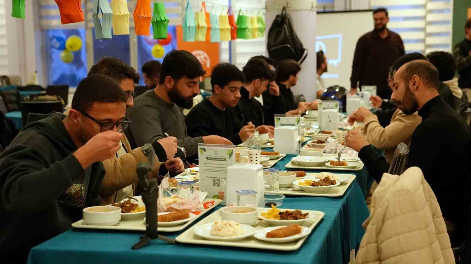 KBÜ’de uluslararası öğrenci iftarı düzenlendi