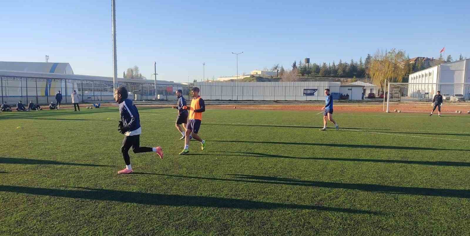 S&ouml;ğ&uuml;tspor, lider Kahraman Kazan Belediyespor&rsquo;a hazırlanıyor
