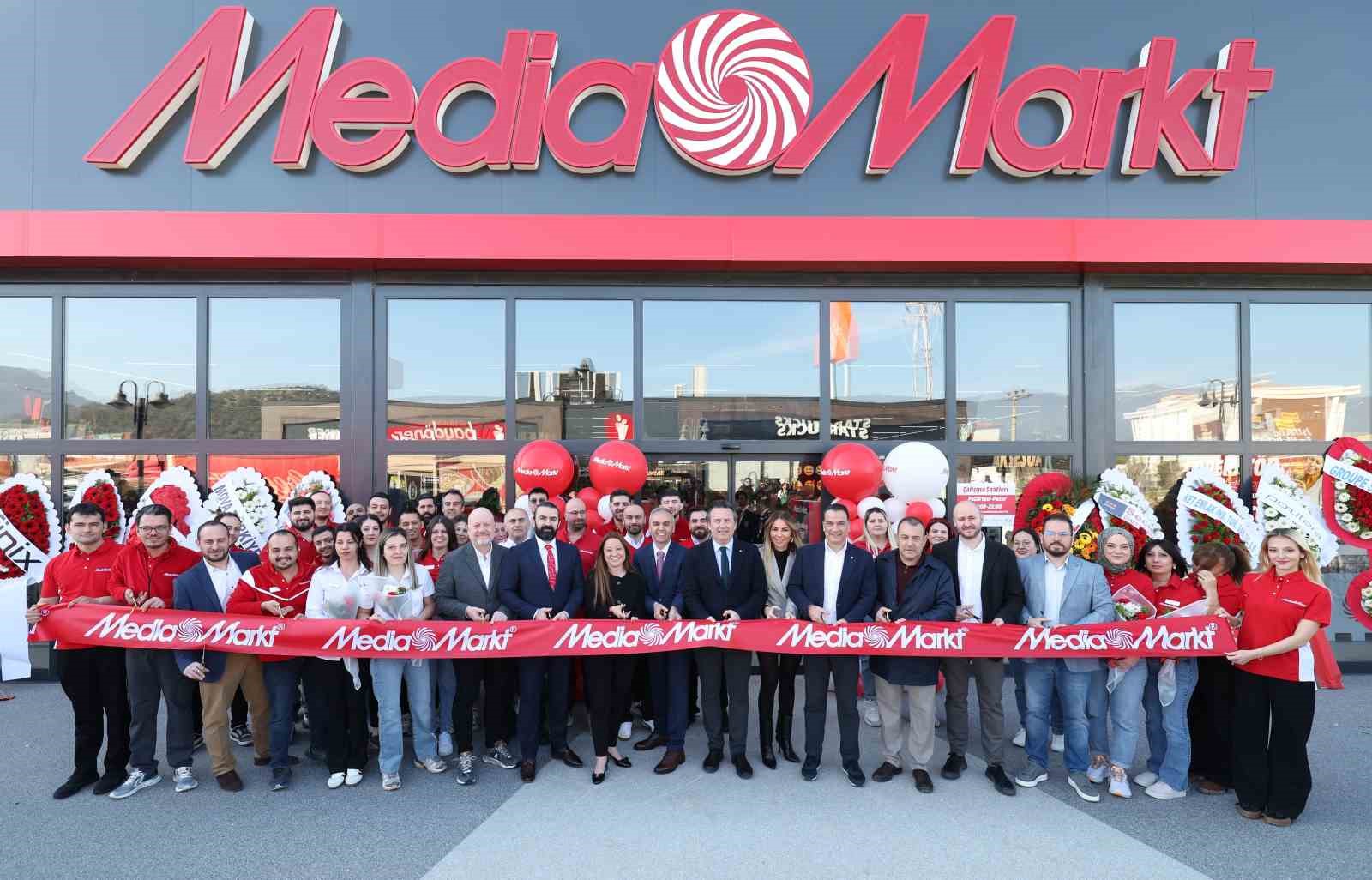 MediaMarkt T&uuml;rkiye, Edremit&rsquo;te yeni mağazasının a&ccedil;ılışını yaptı
